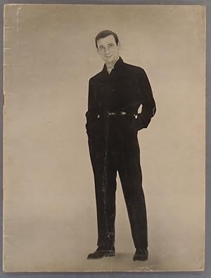 Programme du récital 1928 d'Yves Montand au Théâtre de l'Etoile. Accompagné par Bob Castella, ave...