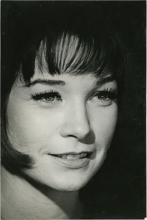 Portrait of Shirley MacLaine (Original photograph, signed by the photographer)