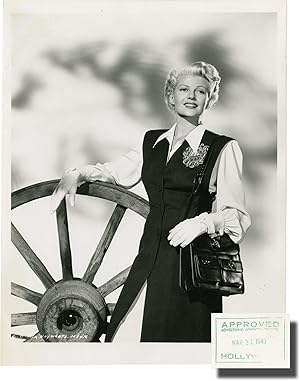 Immagine del venditore per The Lady from Shanghai (Collection of seven fashion photographs of Rita Hayworth from the 1947 film) venduto da Royal Books, Inc., ABAA