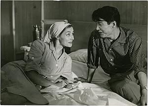 Bild des Verkufers fr Hiroshima mon amour (Collection of 8 original photographs from the 1959 film) zum Verkauf von Royal Books, Inc., ABAA