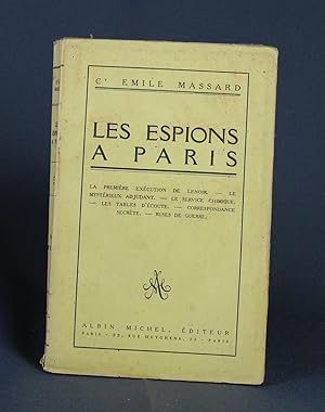 Seller image for Les Espions  Paris for sale by Livres d'Antan