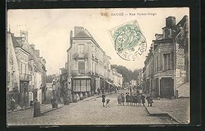 Carte postale Baugé, Rue Victor-Hugo