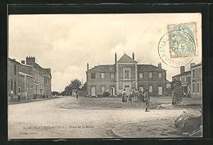 Carte postale Saint-Laurent-des-Autels, Place de la Mairie