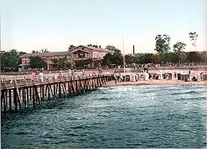 Polen, Kolberg. Strandschloss und Brücke.