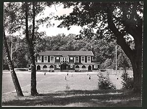 Fotografie Ansicht Lerum, Schwedisches Kunstgewerbeseminar Schloss Nääs, Spielhaus mit Sportplatz