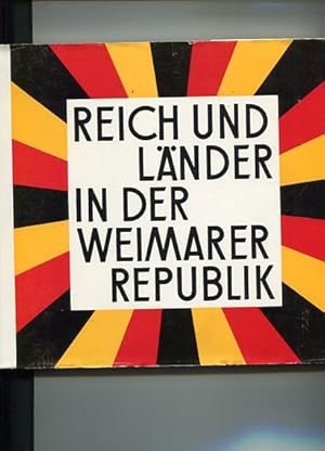 Bild des Verkufers fr Reich und Lnder in der Weimarer Republik. Ausstellung d. Bayer. Hauptstaatsarchivs Mnchen z. 50. Wiederkehr d. Verfassungsjahres 1919, Mnchen, 17. Nov. 1969 - 4. Jan. 1970. (Ausstellungskatalog). Ausstellungskataloge der bayerischen staatlichen Archive Nr. 3. zum Verkauf von Antiquariat Buchkauz