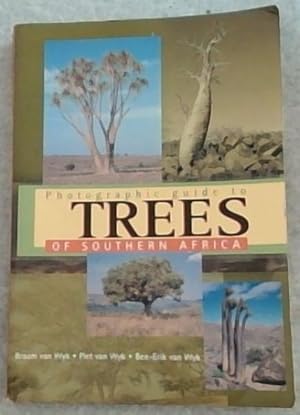 Seller image for Photographic Guide to Trees of Southern Africa for sale by Chapter 1