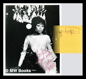 Imagen del vendedor de Signed, black and white photo of Diahann Carroll a la venta por MW Books Ltd.