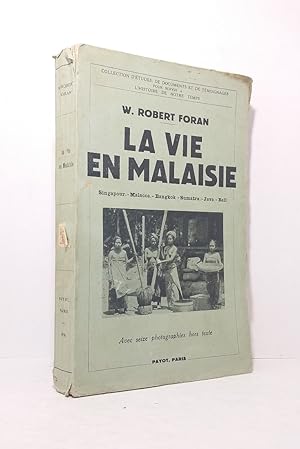 Image du vendeur pour La vie en Malaisie. mis en vente par Librairie KOEGUI