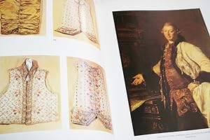 Bild des Verkufers fr LE COSTUME EN RUSSIE XVIIIe-DEBUT DU XXe SIECLE zum Verkauf von Librairie RAIMOND