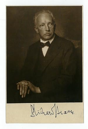 Imagen del vendedor de Portraitpostkarte mit eigenh. U. a la venta por Antiquariat INLIBRIS Gilhofer Nfg. GmbH