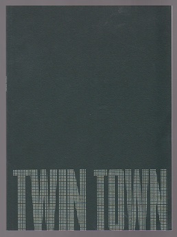 Imagen del vendedor de Twin Town (Green cover) a la venta por Sonnets And Symphonies
