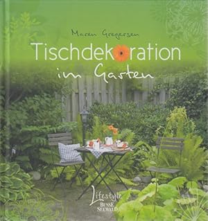 Tischdekoration im Garten.