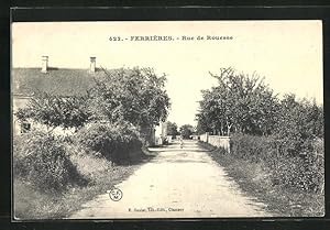 Carte postale Ferrières, Rue de Rouesse, vue de la rue