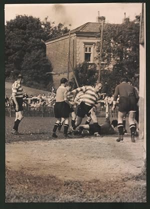 Fotografie Ansicht Wien, Rapidplatz, Fussballspiel SK Rapid Wien, Strafraum-Szene 1940