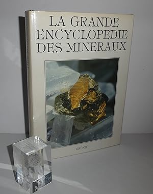 La grande encyclopédie des minéraux, photographies de Dusan Slivka. Gründ. 1986.