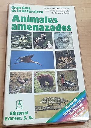 Bild des Verkufers fr Animales amenazados. Gran gua de la naturaleza zum Verkauf von Outlet Ex Libris