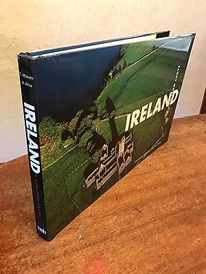 Imagen del vendedor de Ireland: A View from Above a la venta por Chris Duggan, Bookseller