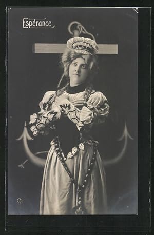 Ansichtskarte Allegorie, Esperance, Frau mit gekreuzten Armen vor einem Kreuz stehend