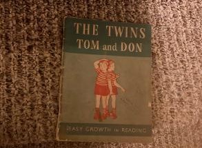 Imagen del vendedor de The Twins: Tom and Don (Easy Growth in Reading: Pre-Primer Level Two) a la venta por Henry E. Lehrich