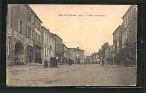 Carte postale Vic-Zezensac, Place Gambetta, vue de la rue