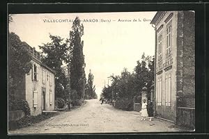 Carte postale Villecomtal-sur-Arros, Avenue de la Gare, vue de la rue