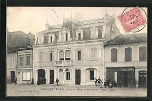 Carte postale L`Isle Jourdain, Place de la Mairie - Hôtel Augé