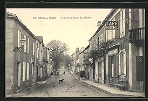 Carte postale Le Houga, Avenue de Mont-de-Marsan, vue partielle