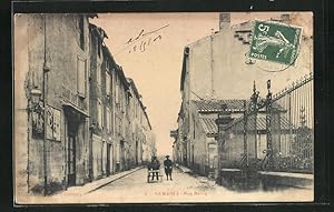 Carte postale Camarès, Rue Barry, vue de la rue