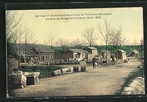 Carte postale Tuilières, Barrage et Usine Hydro-Electrique, Un Coin du Village