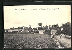 Carte postale Doeuil-sur-le-Migon, L`Eglise - L`Ecole des Filles et vue générale