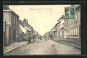 Carte postale Moreuil, Rue Vve Thibauville, vue de la rue
