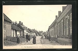 Carte postale Le Quesnel, Rue des Vieux-Charrons, vue de la rue