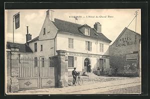 Carte postale Viarmes, L`Hotel du Cheval Blanc
