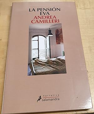 Seller image for La pensin Eva. Traduccin del italiano Mara Antonia Menini Pags for sale by Outlet Ex Libris
