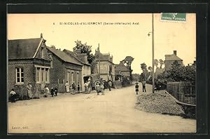 Carte postale St-Nicolas-d`Aliermont, Aval, Einwohner auf der Strasse