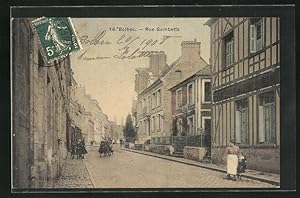 Carte postale Bolbec, Rue Gambetta, vue de la rue
