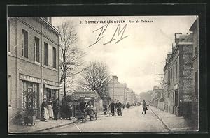 Carte postale Sotteville-lès-Rouen, Rue de Trianon, vue de la rue am Cafe A. Gayral