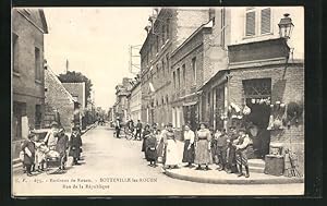 Carte postale Sotteville-les-Rouen, Rue de la République, Einwohner auf der Strasse