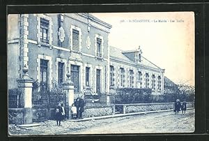 Carte postale Saint-Sébastien, la Mairie et les Ecoles