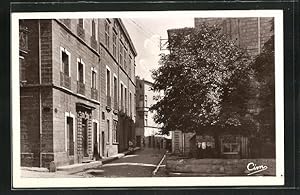 Carte postale Pézenas, Rue Michelet, vue de la rue