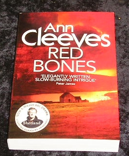 Image du vendeur pour Red Bones mis en vente par Yare Books