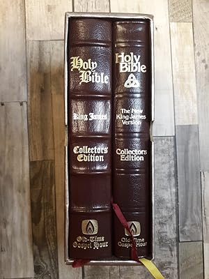 Seller image for The Holy Bible : 1611 Collectors Edition - King James Version (Leather Hard Cover) and the Holy Bible King James Version (Leather Bound) Set of Two Books for sale by Archives Books inc.