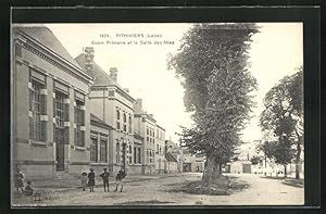 Carte postale Pithiviers, Ecole Primaire et la Salle des fetes