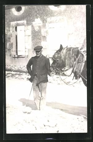 Carte postale Montargis, Paysant avec son cheval