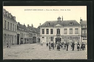 Carte postale Quesnoy-sur-Deule, Place des Moulins, Hotel de Ville