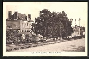 Carte postale Piacé, Ecoles et Mairie