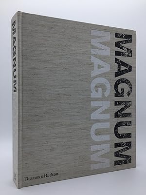 Immagine del venditore per Magnum Magnum venduto da Holt Art Books