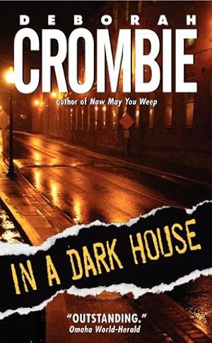 Immagine del venditore per In a Dark House (Duncan Kincaid/Gemma James Novels) by Crombie, Deborah [Mass Market Paperback ] venduto da booksXpress