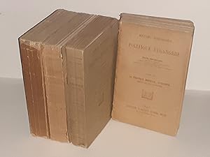 Image du vendeur pour MANUEL HISTORIQUE DE POLITIQUE ETRANGERE. Tome I : Les origines (1610-1789) - Tome II : Les rvolutions (1789-1830) - Tome III : Le temps prsent. - Tome IV : La politique mondiale (1878-1919), Empires et nations. mis en vente par Antiquariat Bibliomania